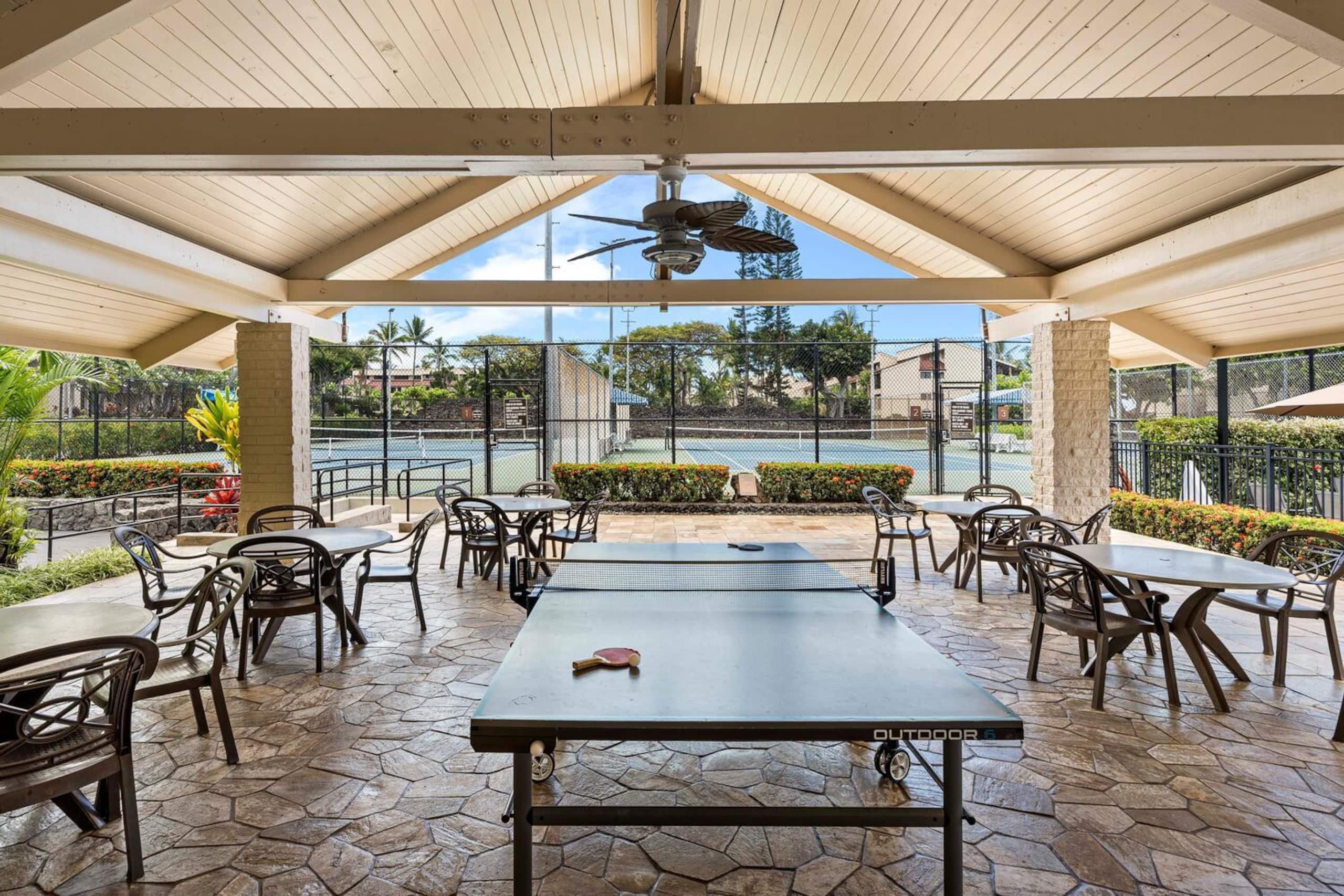 Condo in Kailua-Kona · ★4.65 · 2 bedrooms · 4 beds · 2 private baths - Image 38