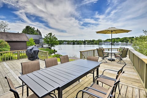 Family Cottage on Chaumont Bay, Walk to Downtown