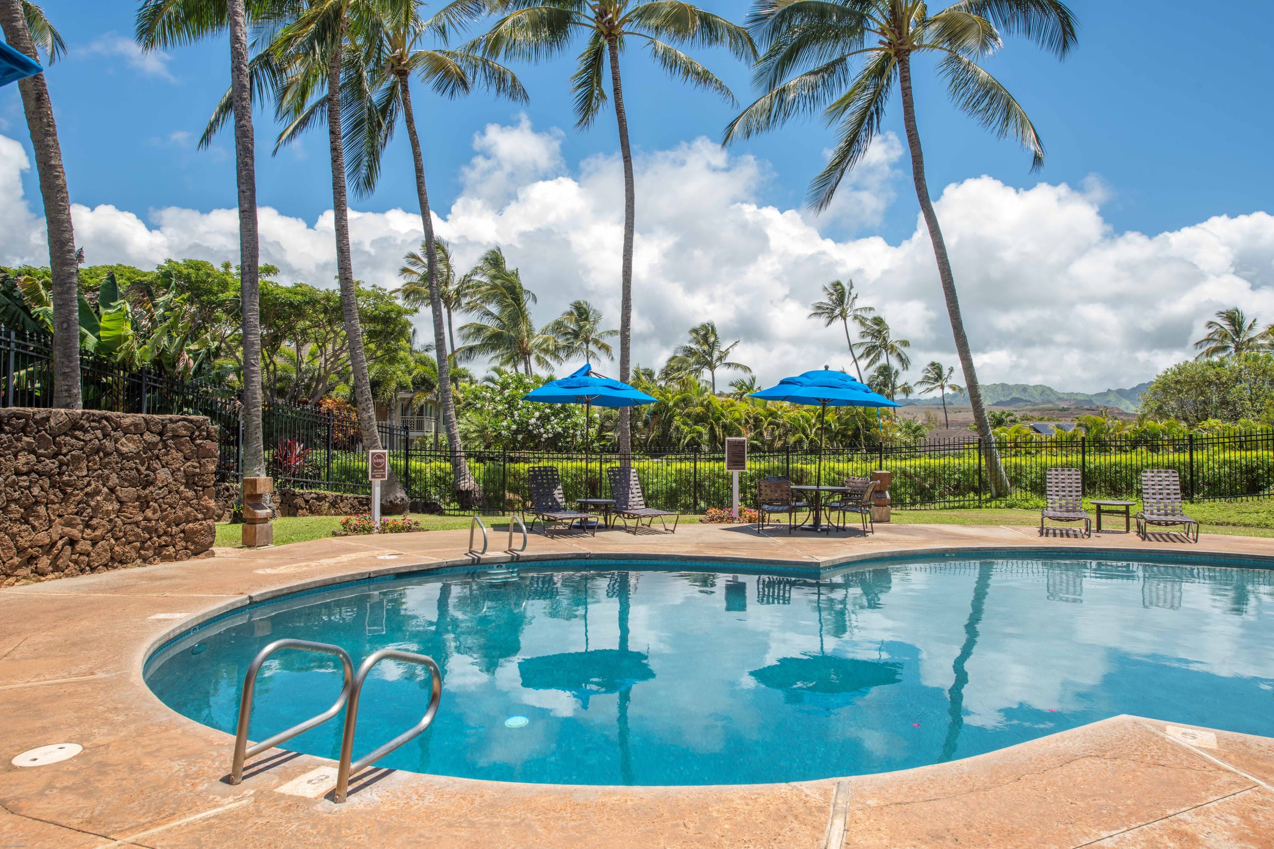 Townhouse in Koloa · ★4.83 · 2 bedrooms · 4 beds · 2 shared baths - Image 21