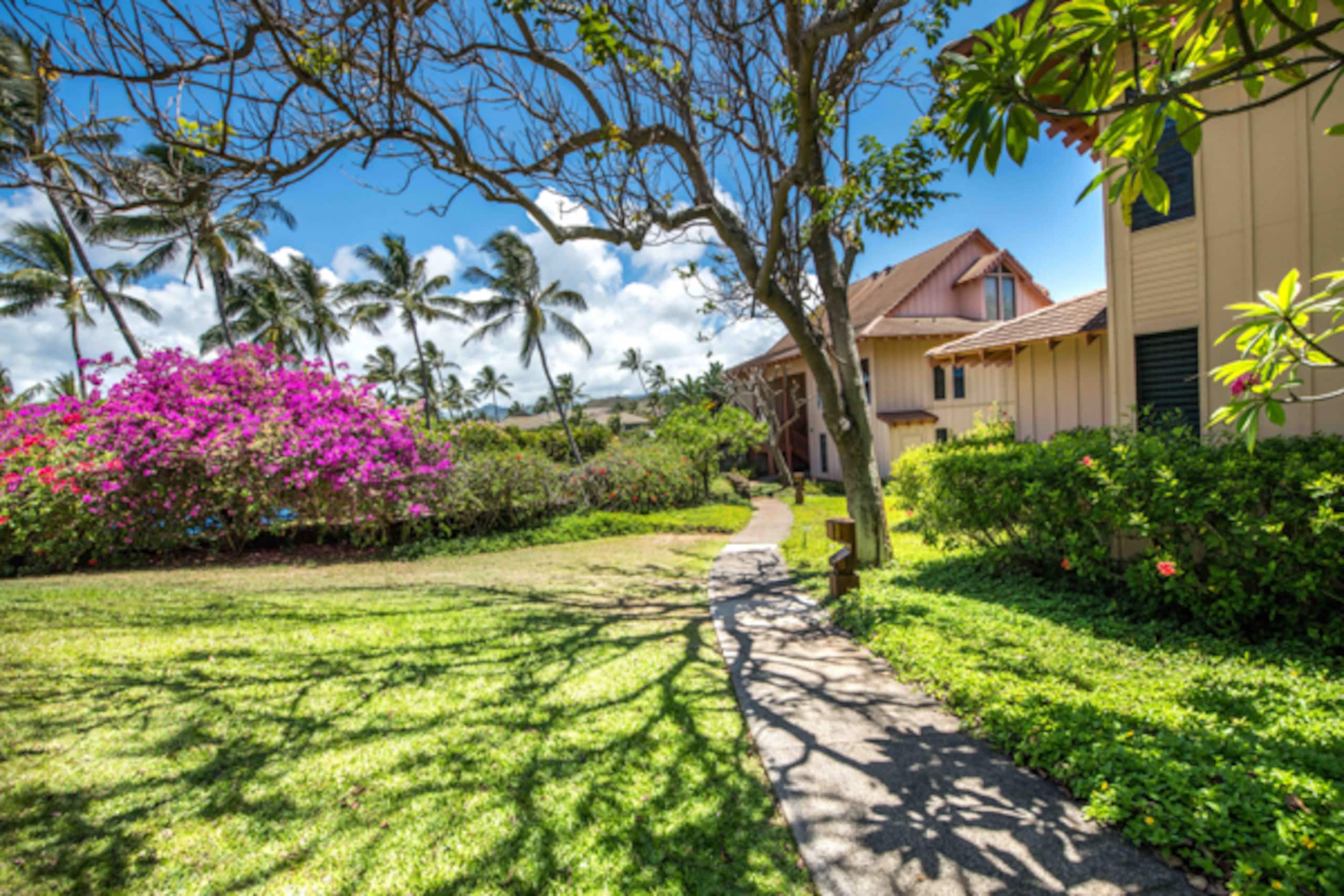 Townhouse in Koloa · ★4.83 · 2 bedrooms · 4 beds · 2 shared baths - Image 8