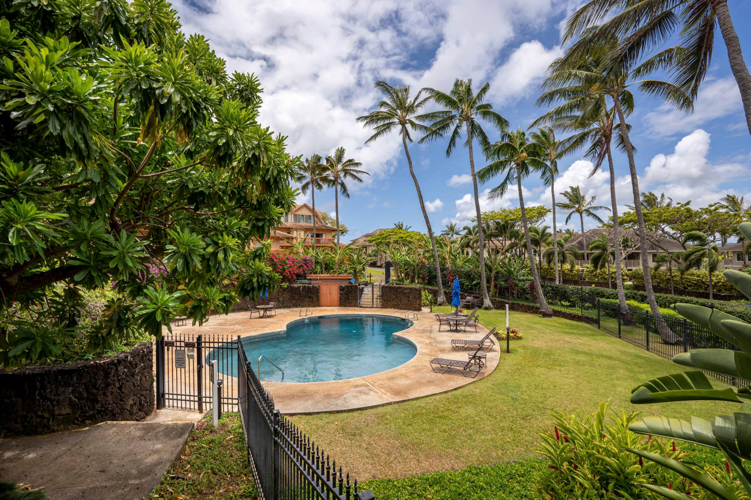 Townhouse in Koloa · ★4.83 · 2 bedrooms · 4 beds · 2 shared baths - Image 23