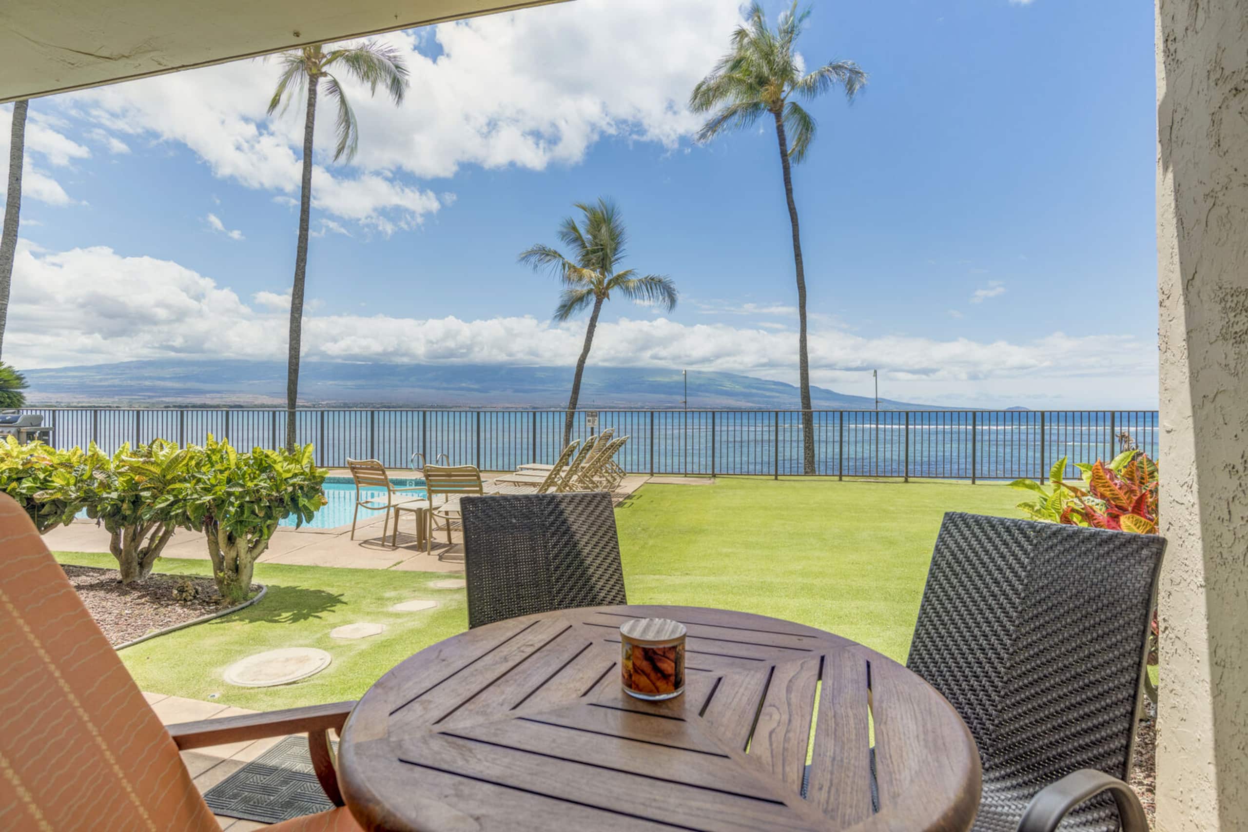 Condo in Wailuku · ★4.8 · 2 bedrooms · 2 beds · 2 private baths - Image 1