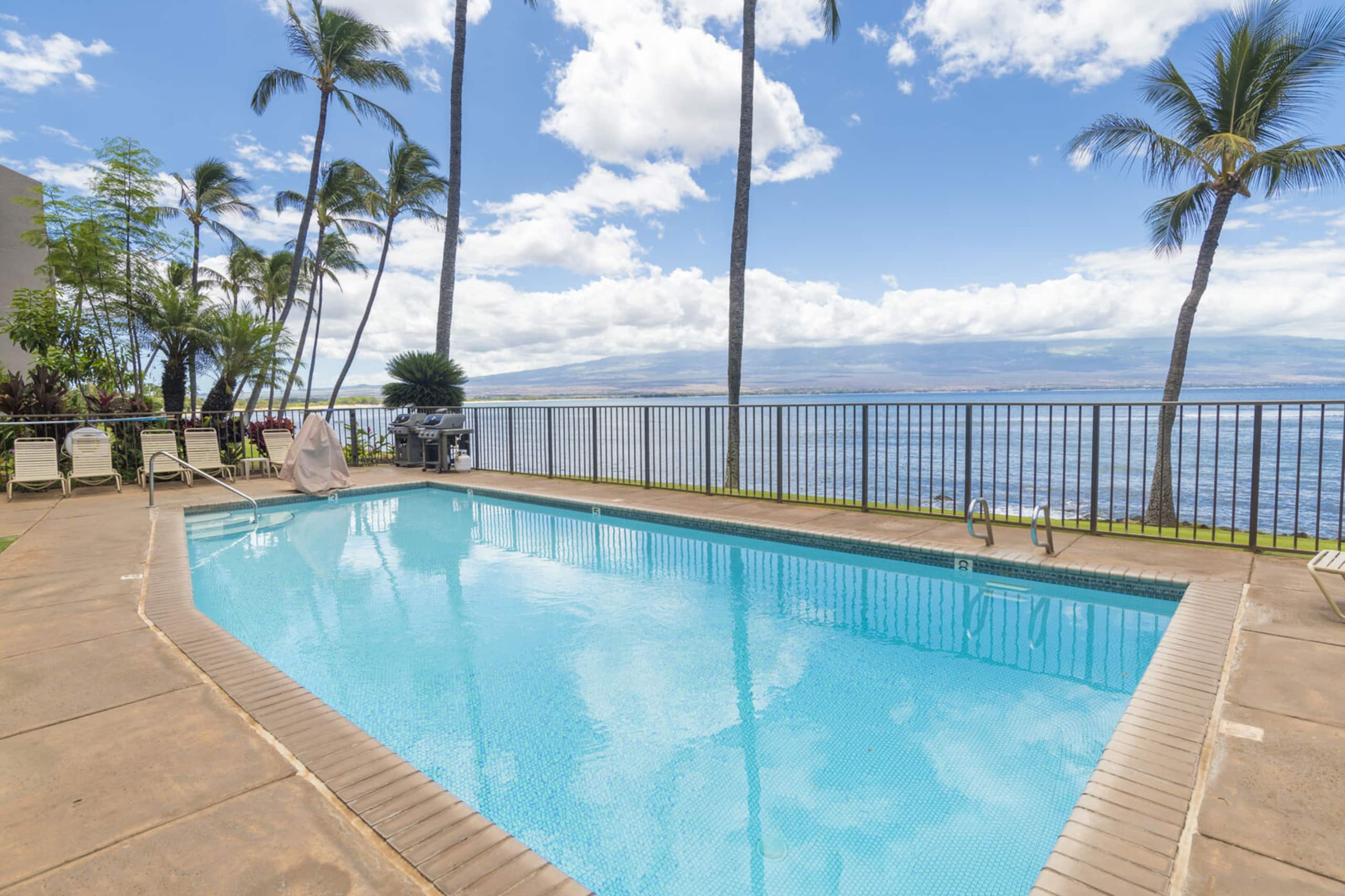 Condo in Wailuku · ★4.8 · 2 bedrooms · 2 beds · 2 private baths - Image 25