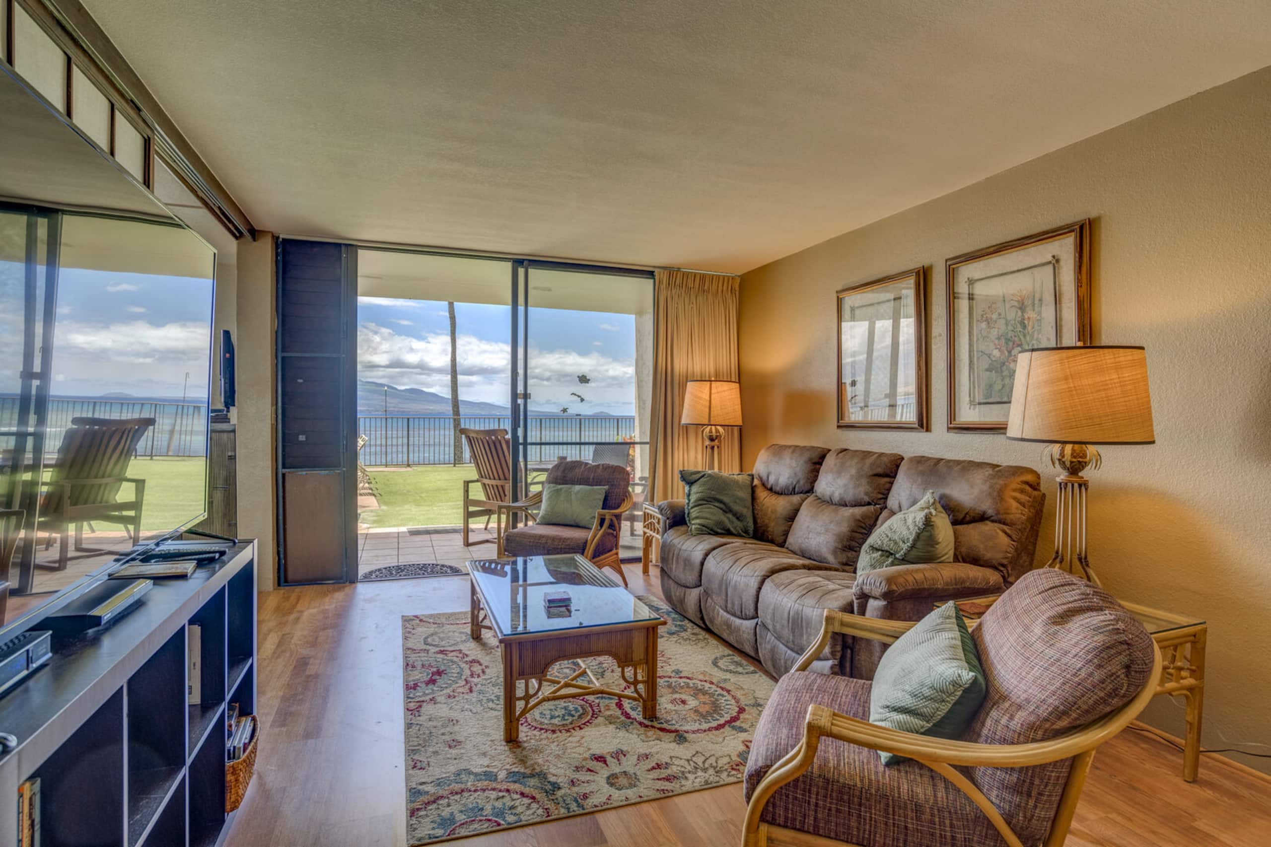 Condo in Wailuku · ★4.8 · 2 bedrooms · 2 beds · 2 private baths - Image 5