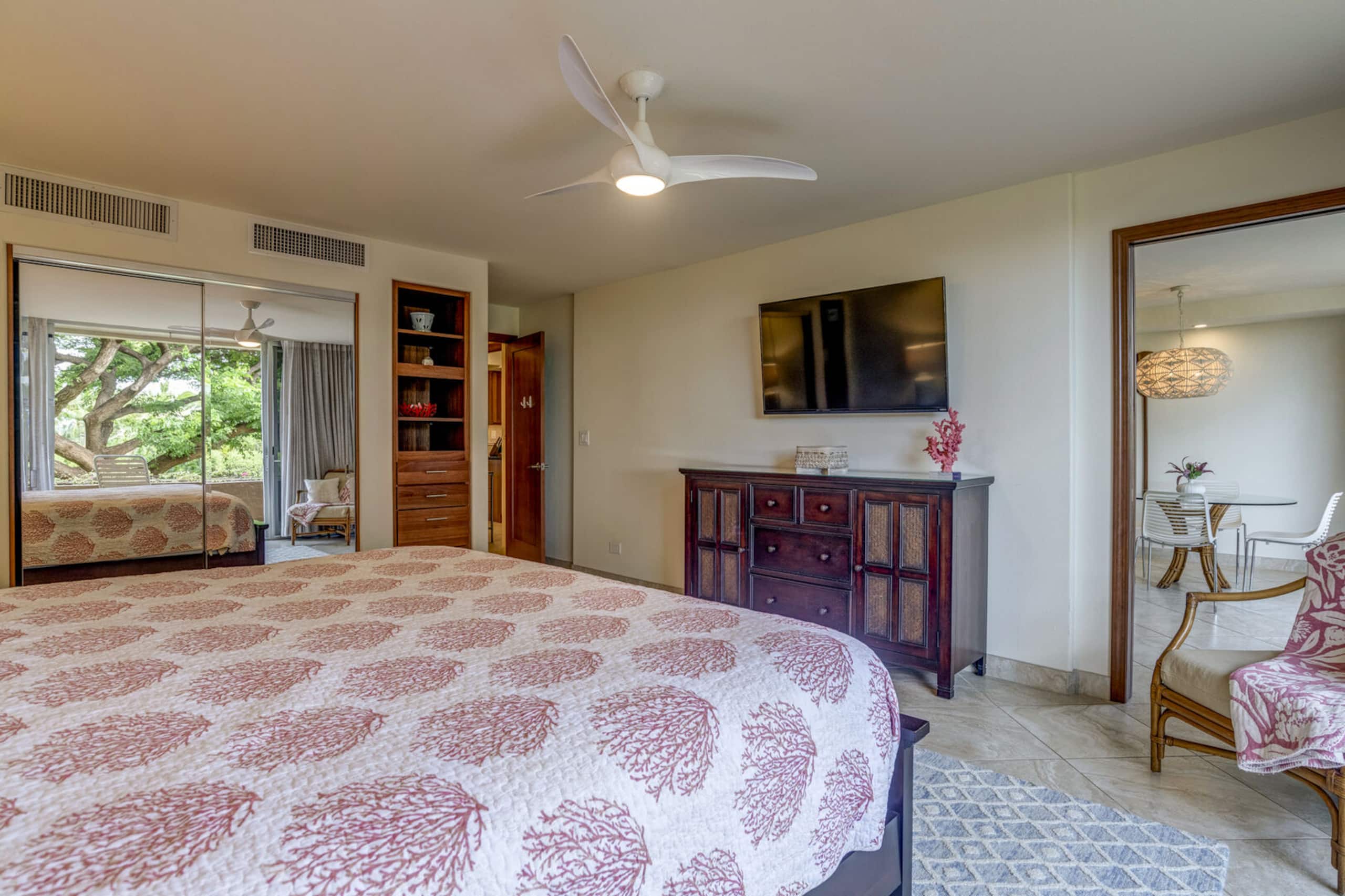 Condo in Lahaina · ★4.9 · 1 bedroom · 2 beds · 1.5 private baths - Image 18