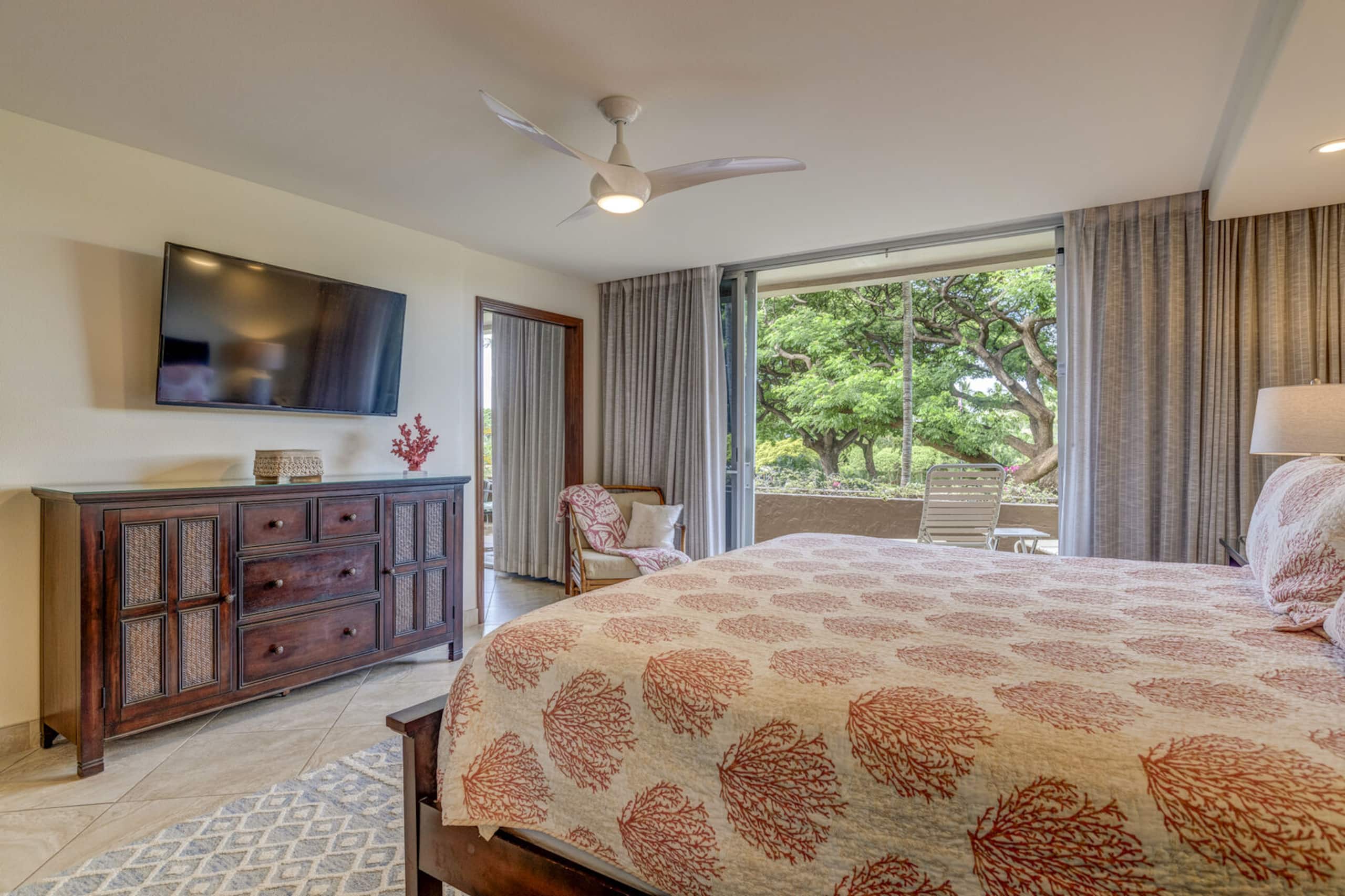 Condo in Lahaina · ★4.9 · 1 bedroom · 2 beds · 1.5 private baths - Image 14
