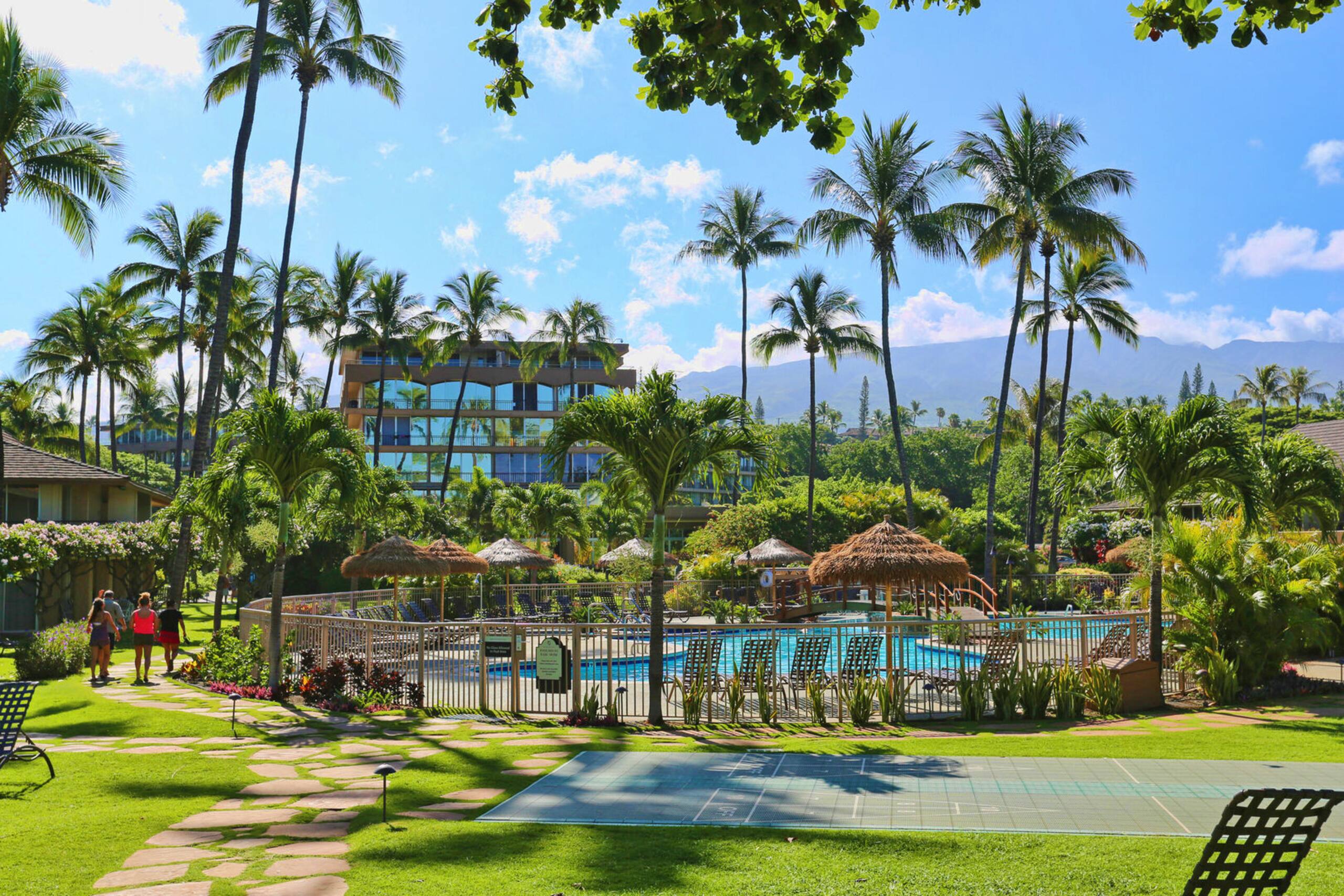 Condo in Lahaina · ★4.9 · 1 bedroom · 2 beds · 1.5 private baths - Image 30