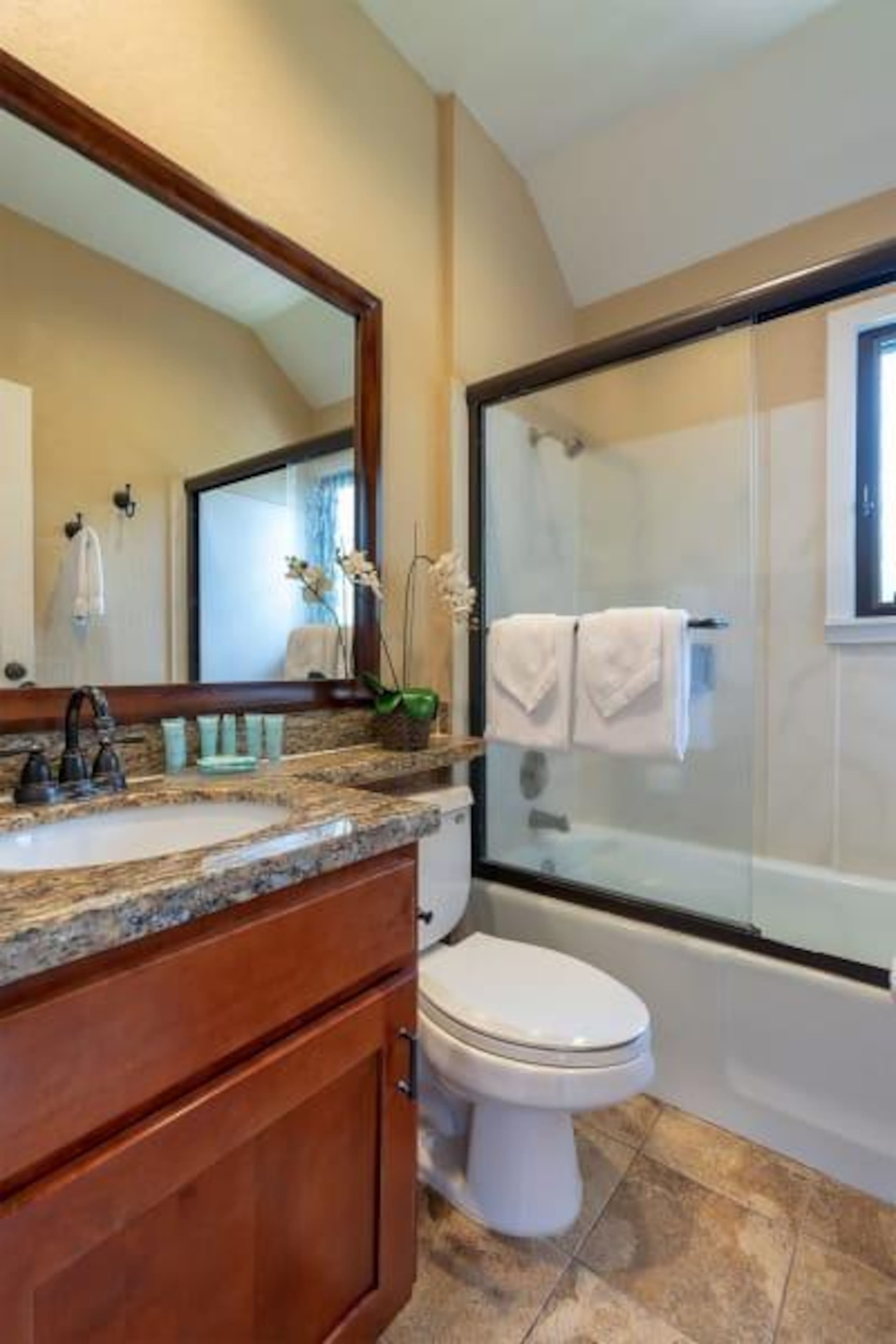 Condo in LIHUE, KAUAI · ★4.48 · 2 bedrooms · 3 beds · 2 baths - Image 12