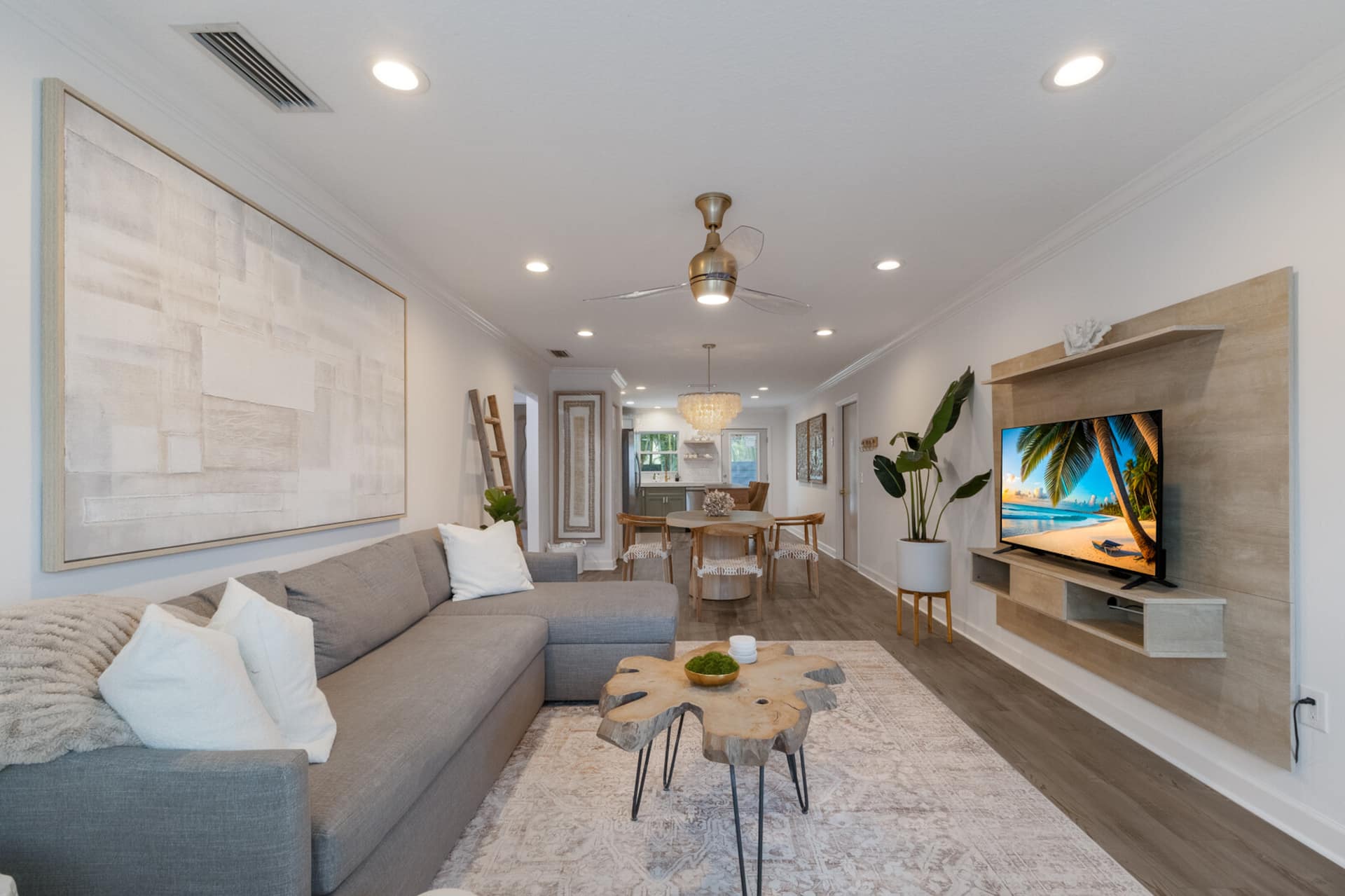 Cozy Cabana East – AMI w/ Heated Pool, Pets & Walk To The Beach
