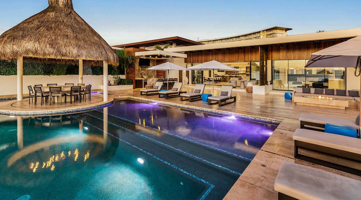 Ultra Exclusive Beachfront Villa Just Steps from the Sand. Butler Included - Villas for Rent in San José del Cabo, Baja California Sur, Mexico