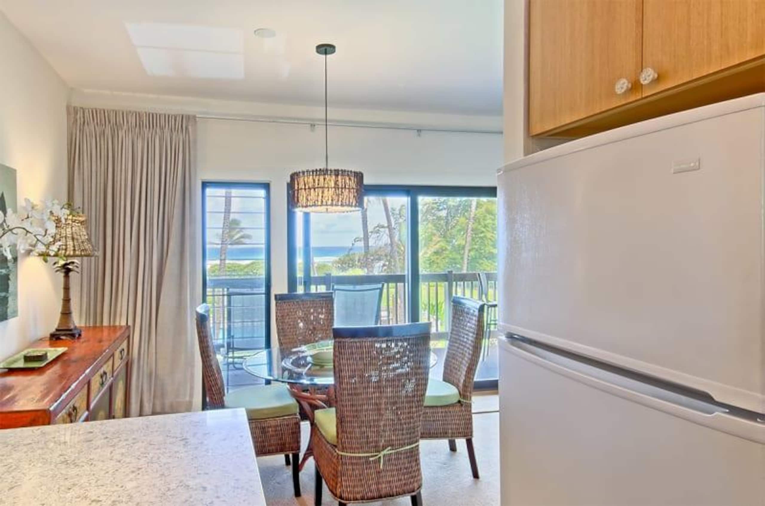 Oceanfront lanai w/ pool - steps to Lydgate - Photo 9