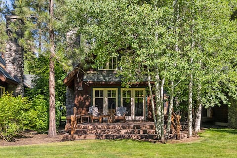 Metolius River Resort Cabin 6 Luxurious cabin on