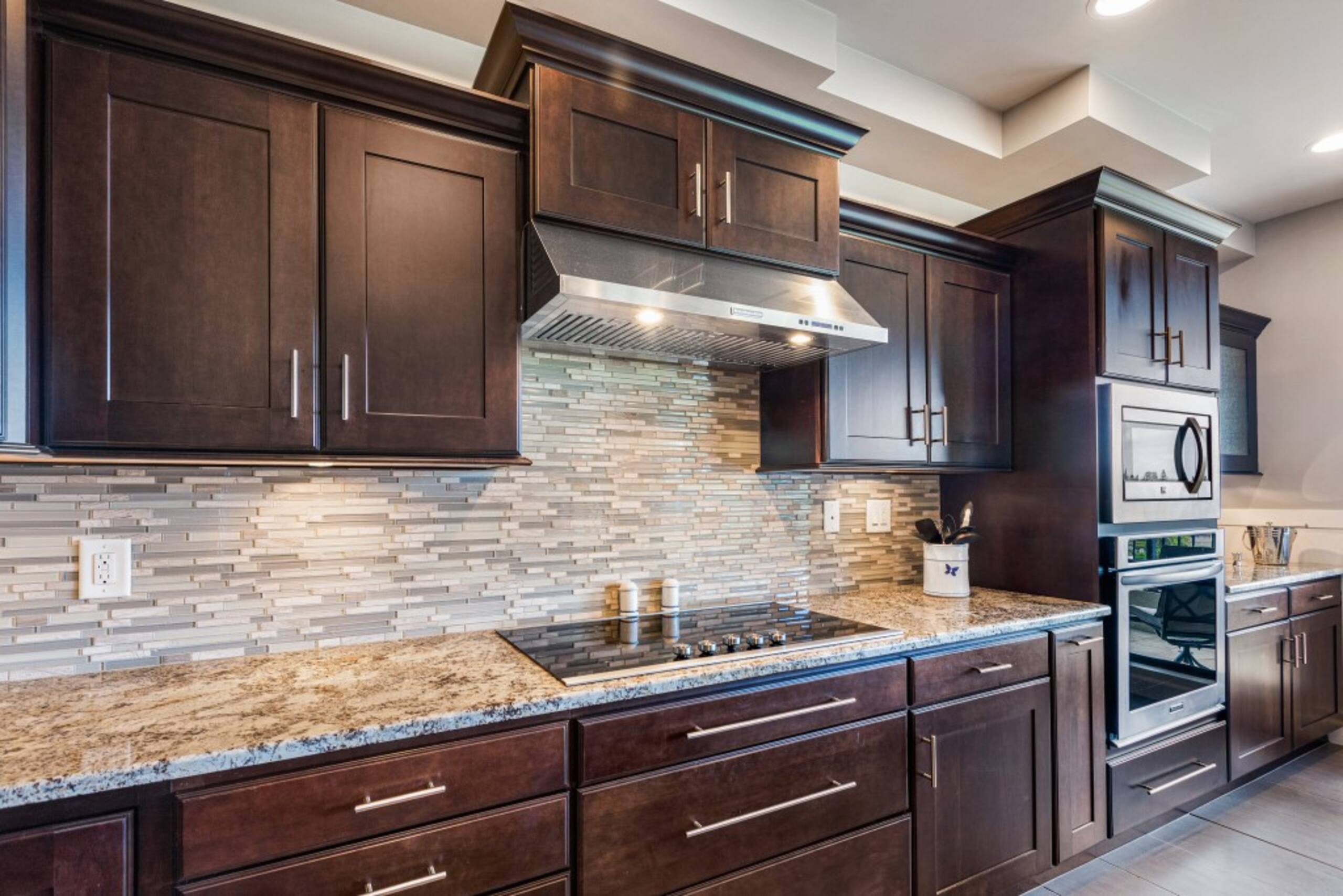 Condo in Lahaina · ★5.0 · 1 bedroom · 1 bed · 2 baths - Image 10