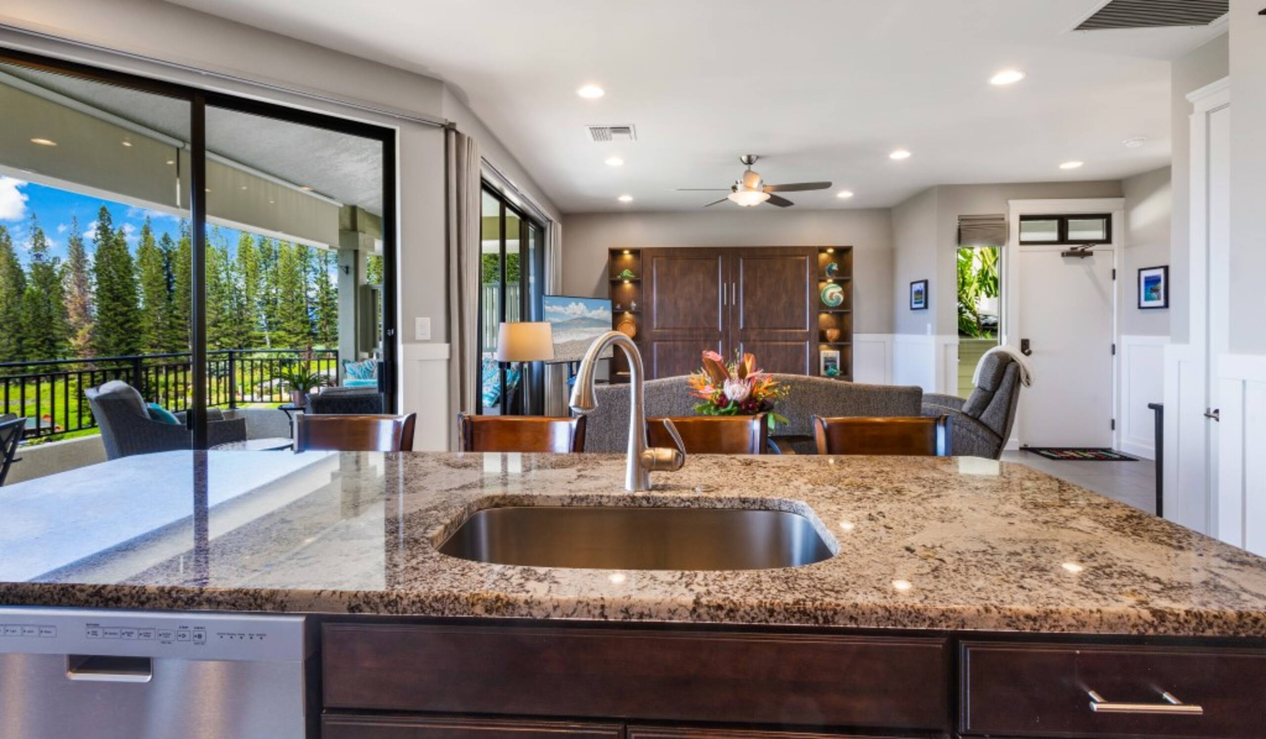 Condo in Lahaina · ★5.0 · 1 bedroom · 1 bed · 2 baths - Image 14