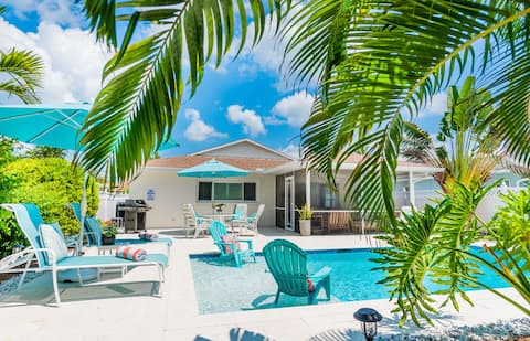 Successful Airbnb property: 644 Beach Bungalow | NEW Resort Pool is ★★★★★ in Naples Park