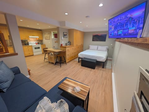 Popular Airbnb listing: Fresh Studio Apartment in Central Rossland in Rossland