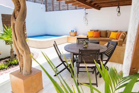 Popular Airbnb listing: Downtown, historic house, private Pool in La Paz