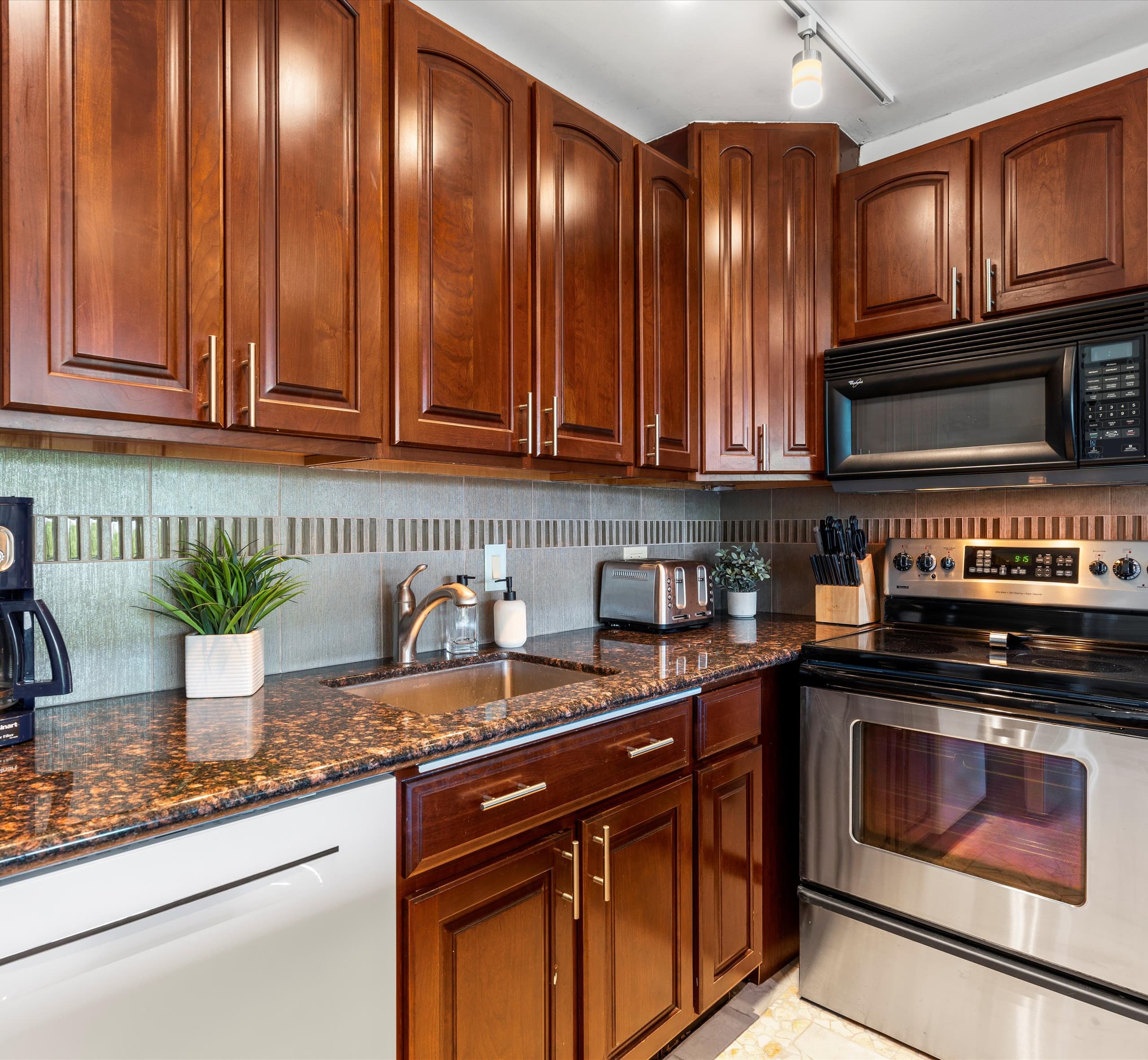 Condo in Kihei · ★4.73 · 2 bedrooms · 4 beds · 2 baths - Image 20