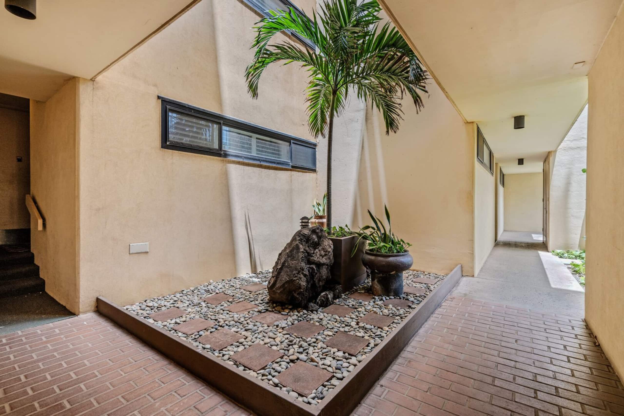 Condo in Kihei · ★4.79 · 1 bedroom · 2 beds · 1 bath - Image 30