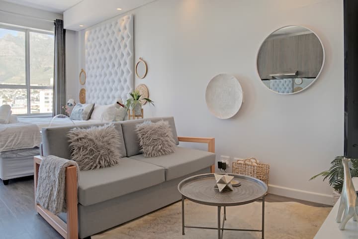 Coming with more than 2 persons? Book for more guests and enjoy our 2-sleeper couch.