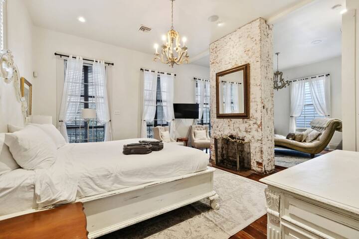 Bright Villa w Heated Pool & Pool Table 5br|4ba