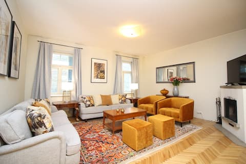 4 bedroom + 2 Bth + sauna + Parking in Old Town