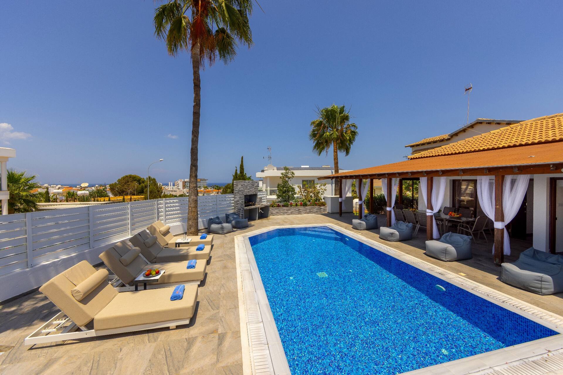 5 Bedroom villa in Cape Greko
