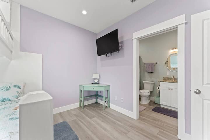 Bunk Room EnSuite Bathroom