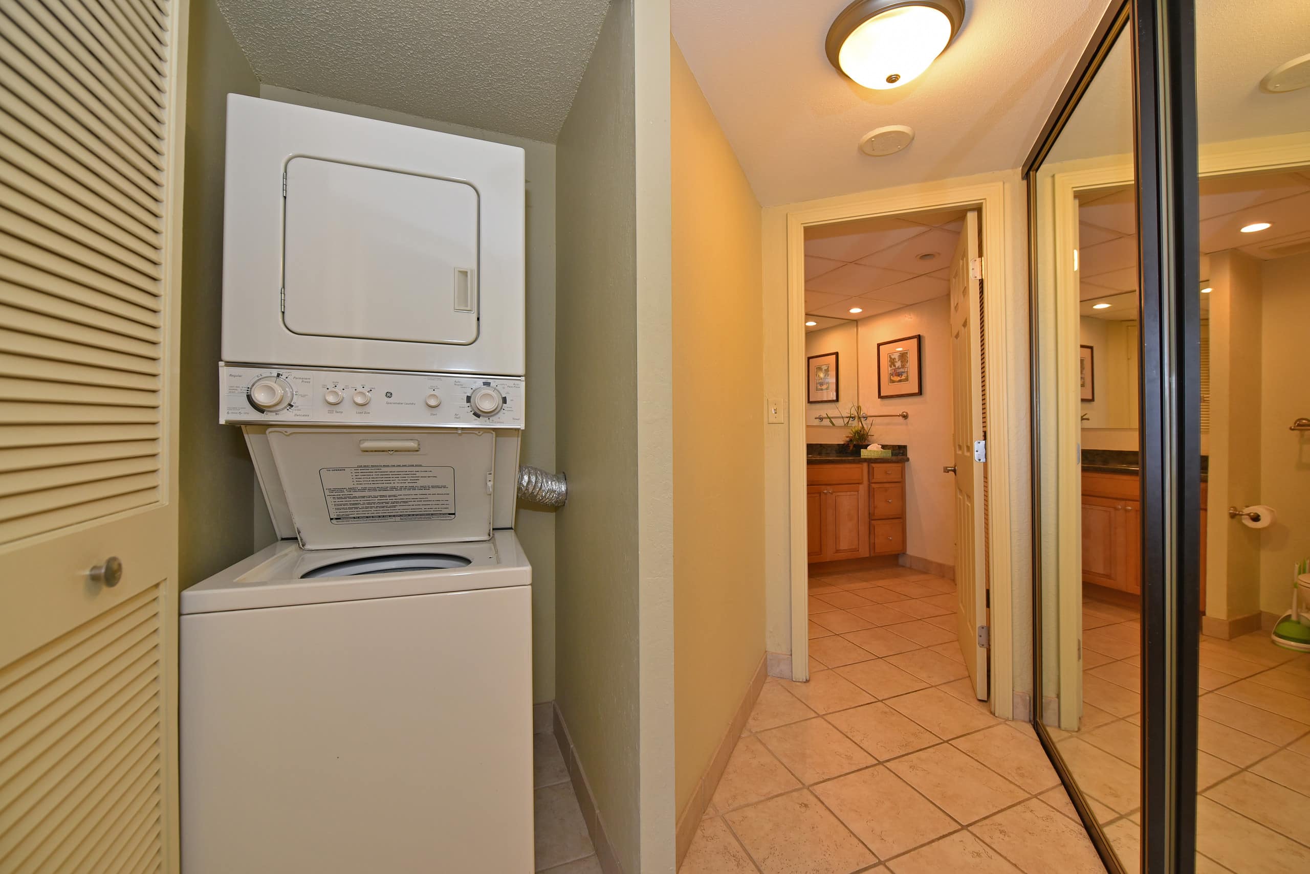 Condo in Lahaina · ★4.57 · 1 bedroom · 2 beds · 1 bath - Image 23