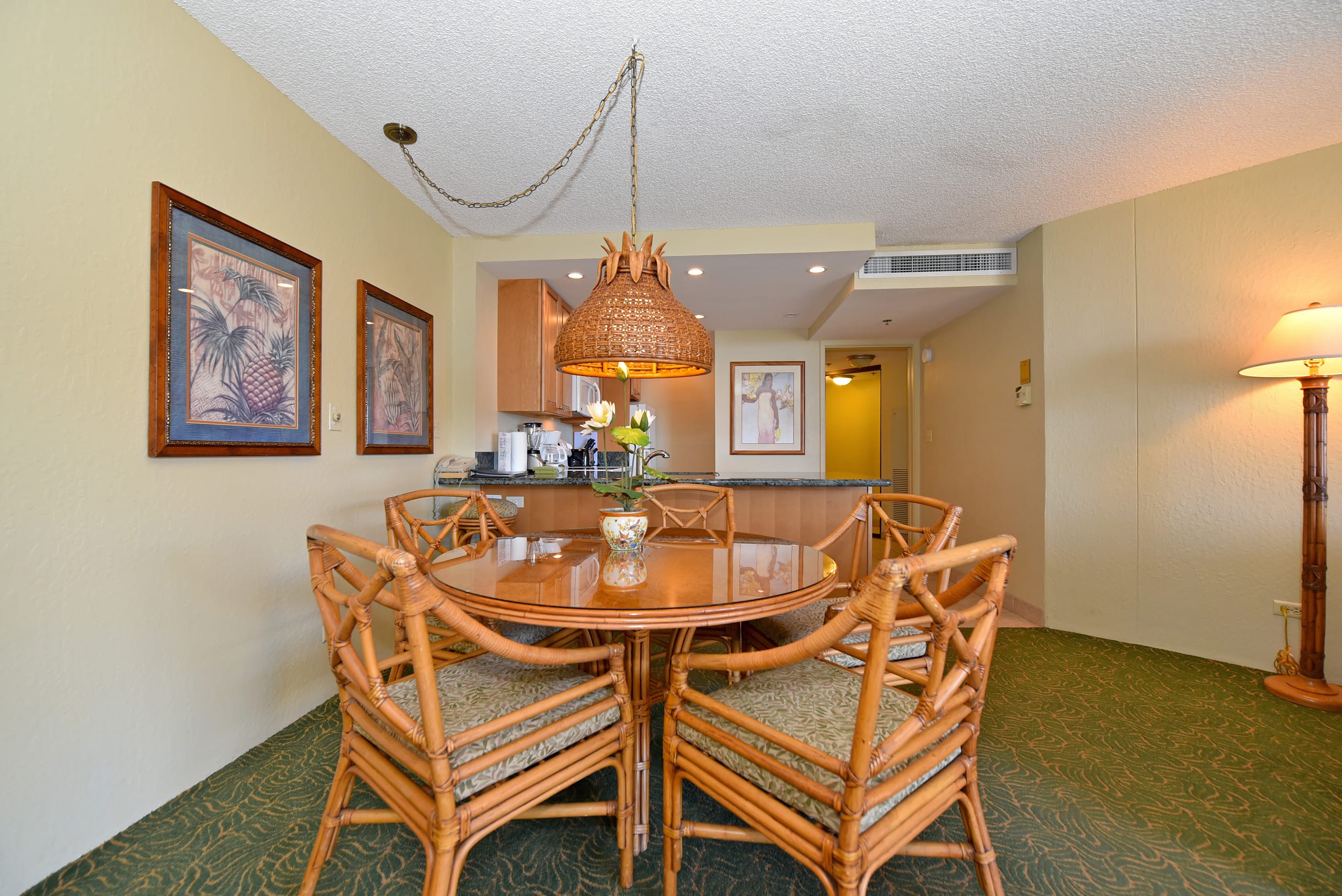 Condo in Lahaina · ★4.57 · 1 bedroom · 2 beds · 1 bath - Image 11