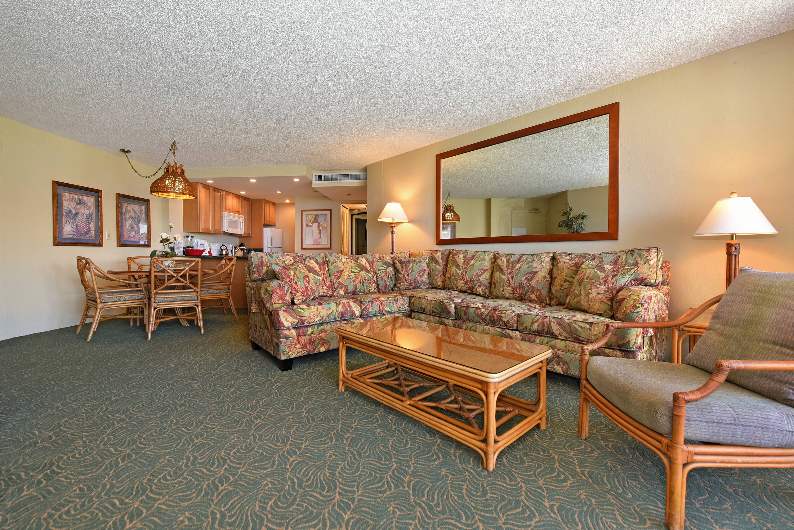 Condo in Lahaina · ★4.57 · 1 bedroom · 2 beds · 1 bath - Image 3
