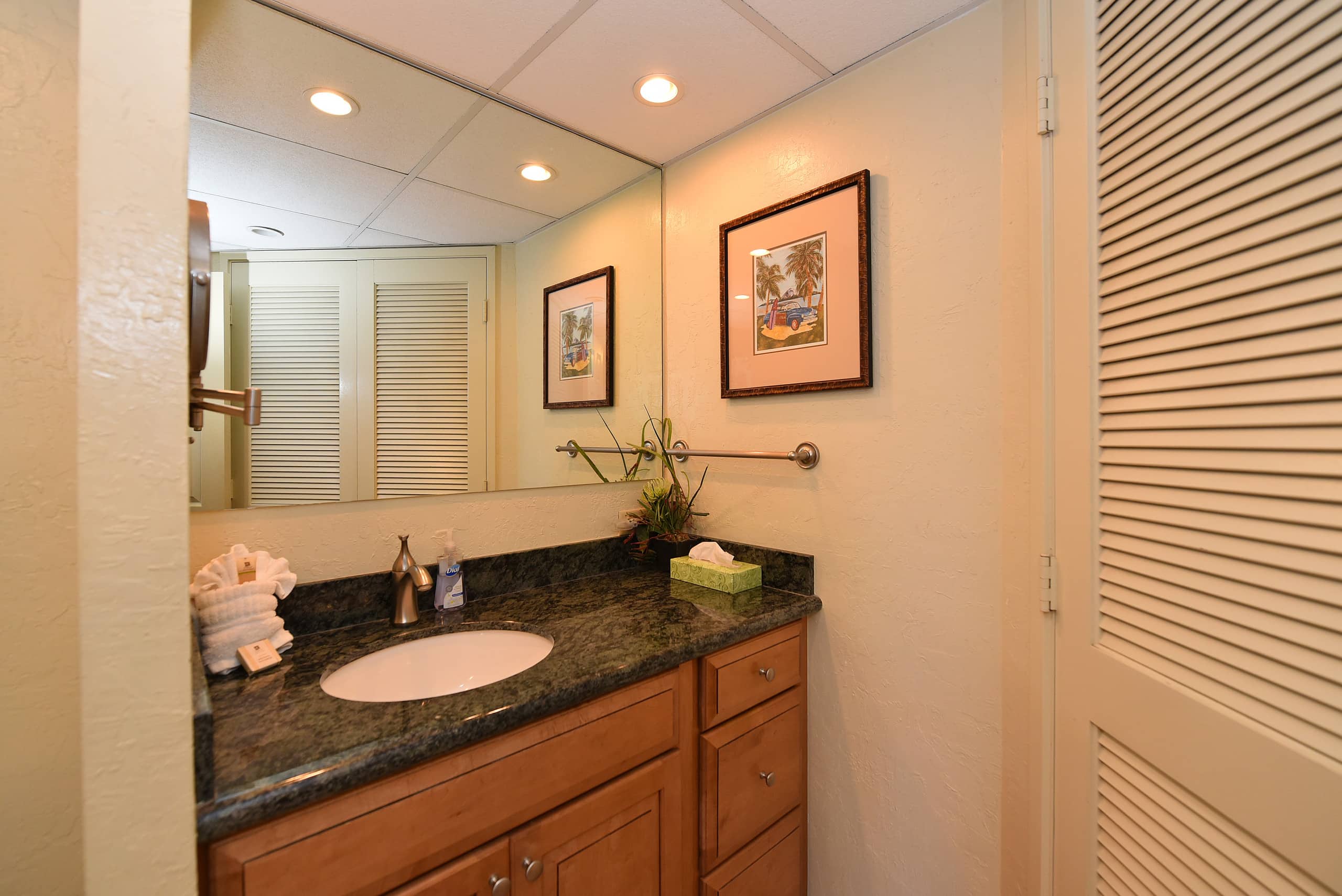Condo in Lahaina · ★4.57 · 1 bedroom · 2 beds · 1 bath - Image 18