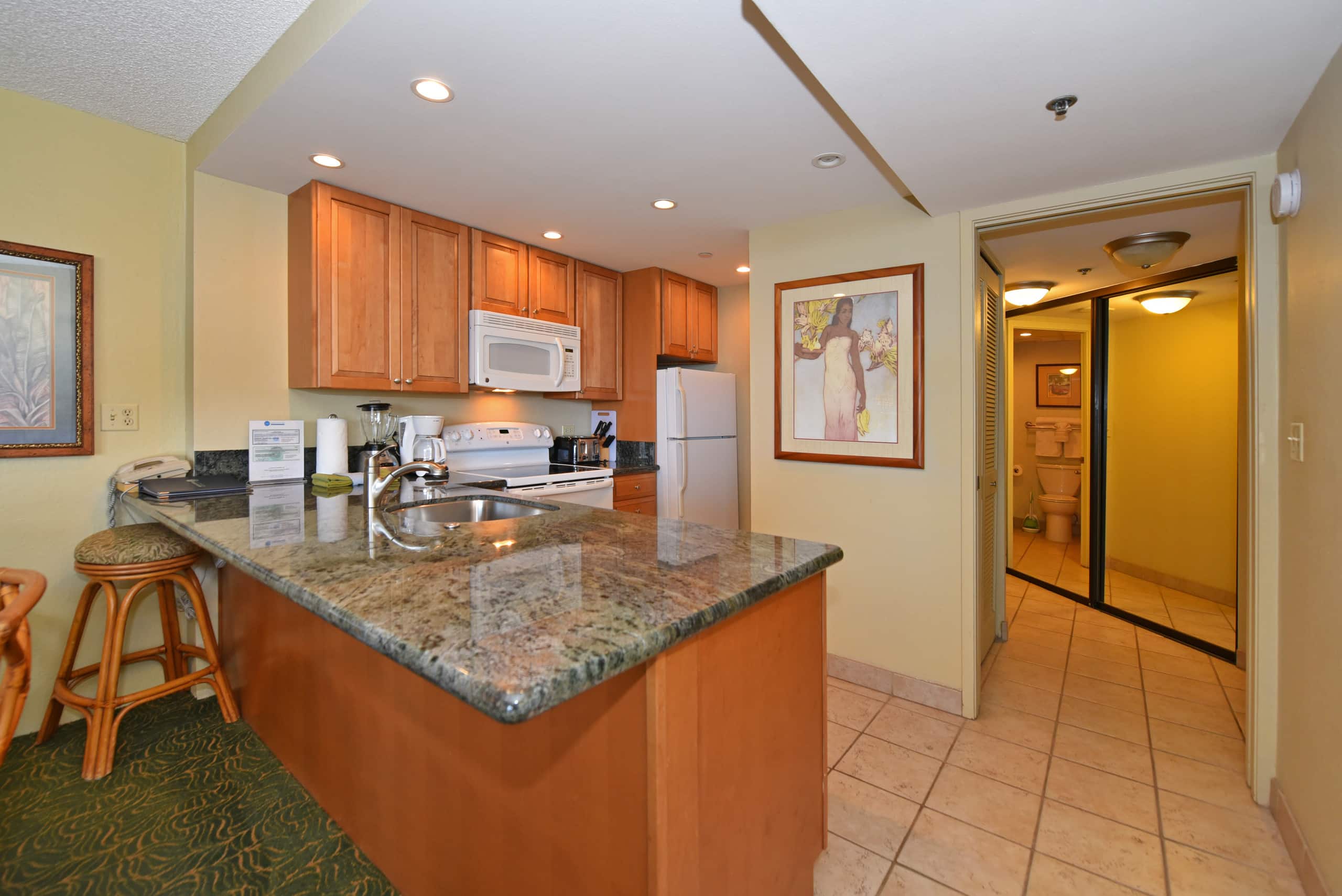 Condo in Lahaina · ★4.57 · 1 bedroom · 2 beds · 1 bath - Image 7