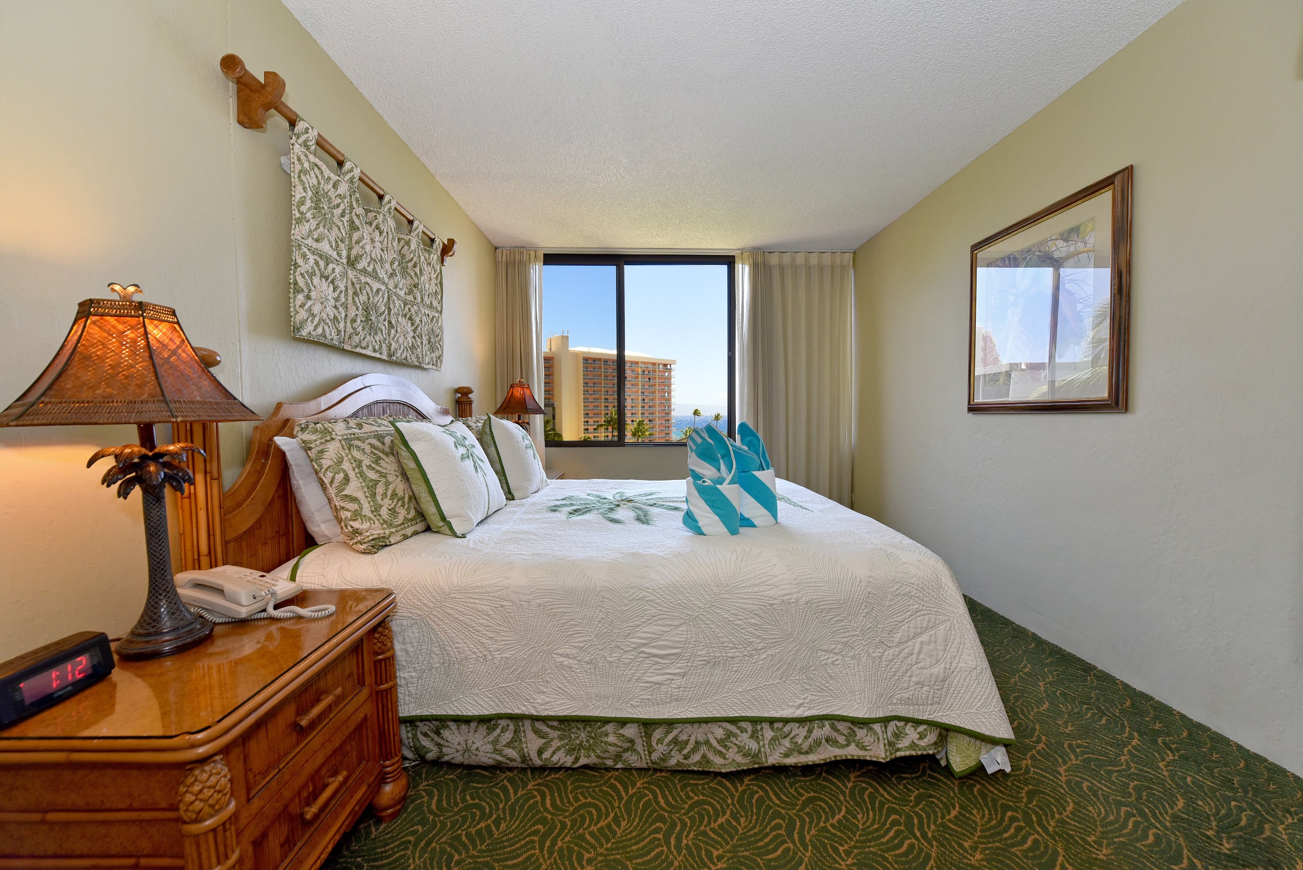 Condo in Lahaina · ★4.57 · 1 bedroom · 2 beds · 1 bath - Image 14