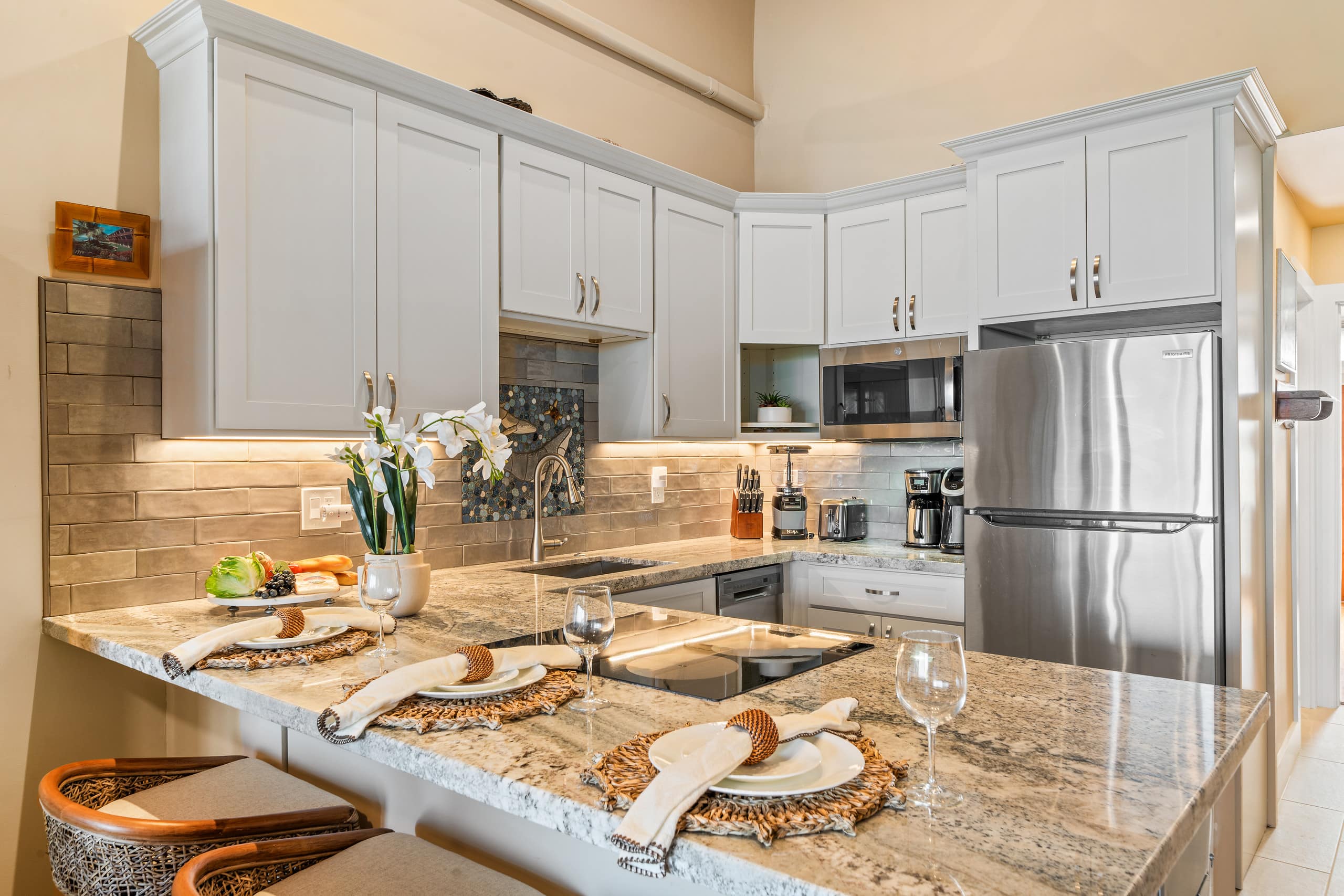 Condo in Lahaina · ★4.77 · 2 bedrooms · 3 beds · 2 baths - Image 9