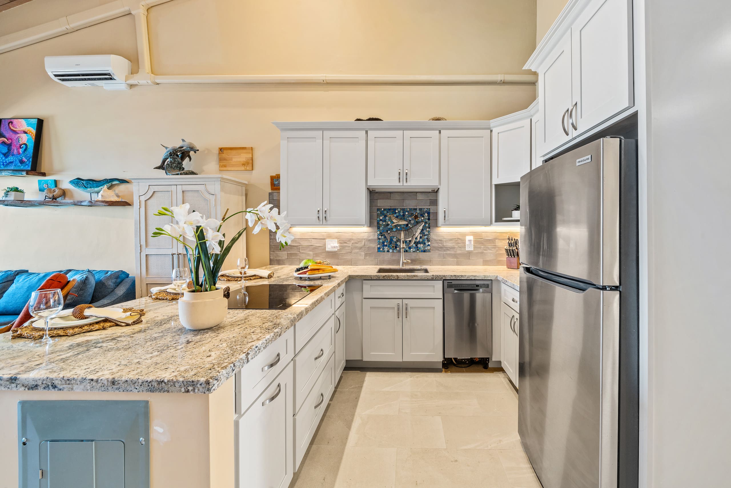 Condo in Lahaina · ★4.77 · 2 bedrooms · 3 beds · 2 baths - Image 11