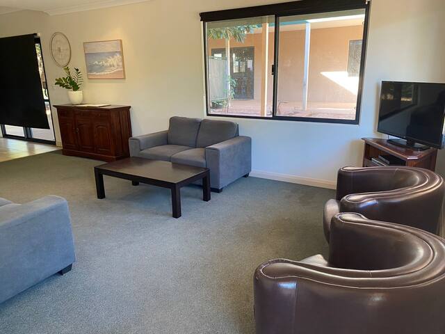 Ningaloo Breeze Villa 3 gallery image 4