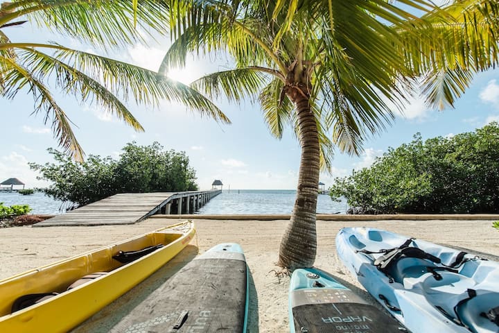 6BR Private Beachfront Villa in San Pedro w/pool gallery image 2