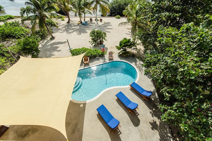 6BR Private Beachfront Villa in San Pedro w/pool