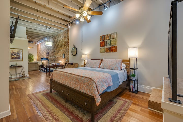 Unwind Vacation Rentals Image