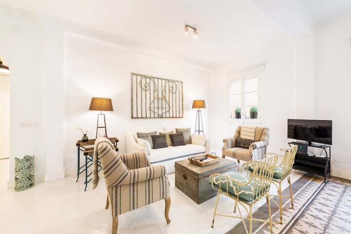 Cozy Apartment next to La Castellana. Velazquez II gallery image 5