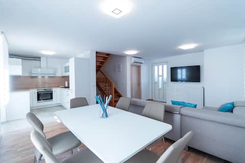 Spacious three bedroom apartment in Izola