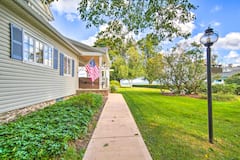 Private+Waterfront+Lake+Erie+Home+w%2FBBQ+Patio