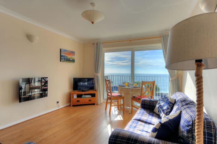 6 Bay View Court - Lyme Regis