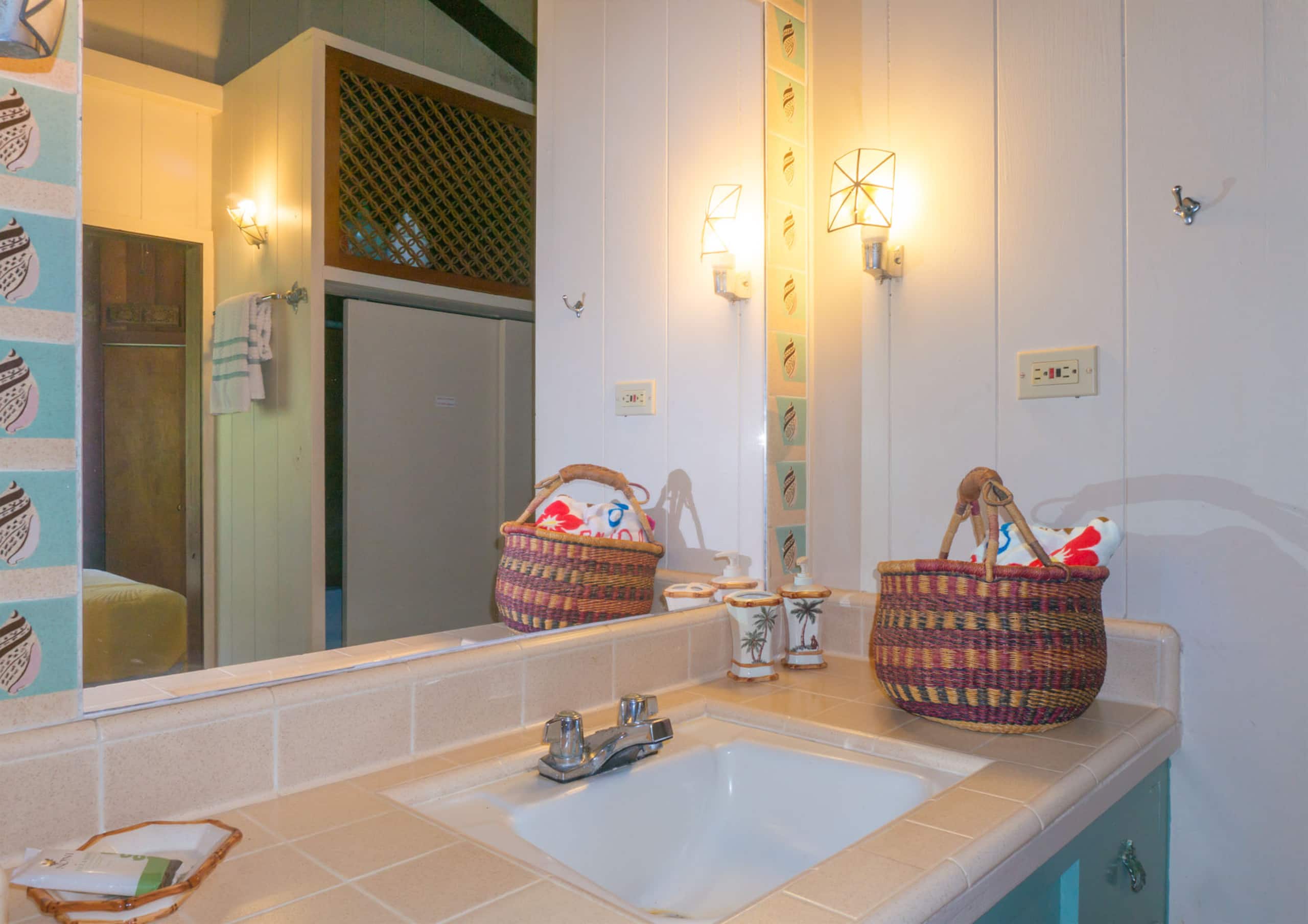 Home in Wainiha · ★4.7 · 3 bedrooms · 3 beds · 2 baths - Photo 10