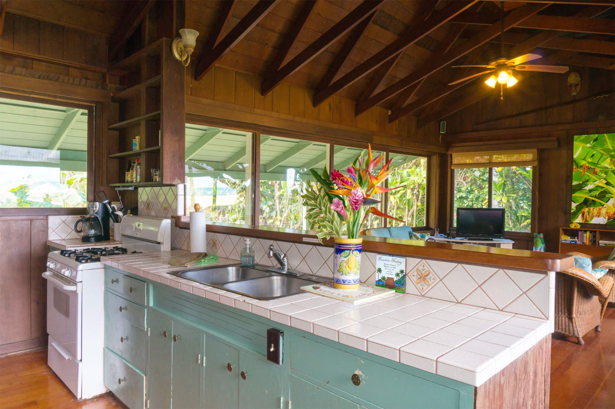 Home in Wainiha · ★4.7 · 3 bedrooms · 3 beds · 2 baths - Photo 6