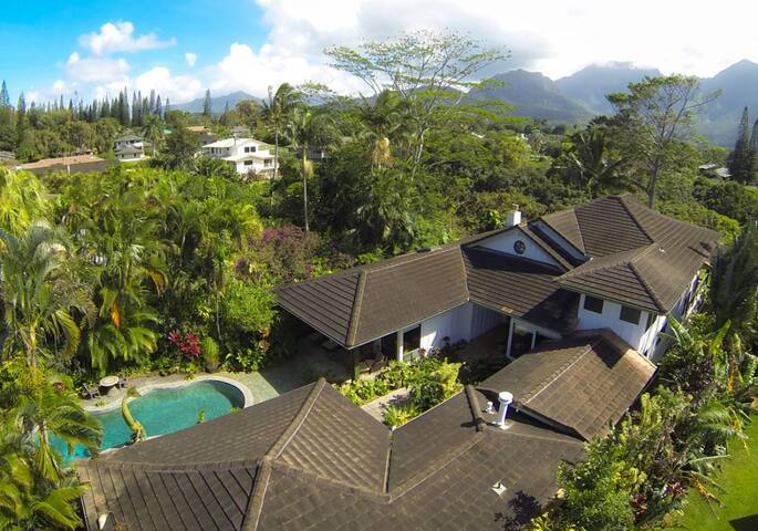 Amazing mountain & distant ocean views w/ private gallery image 2