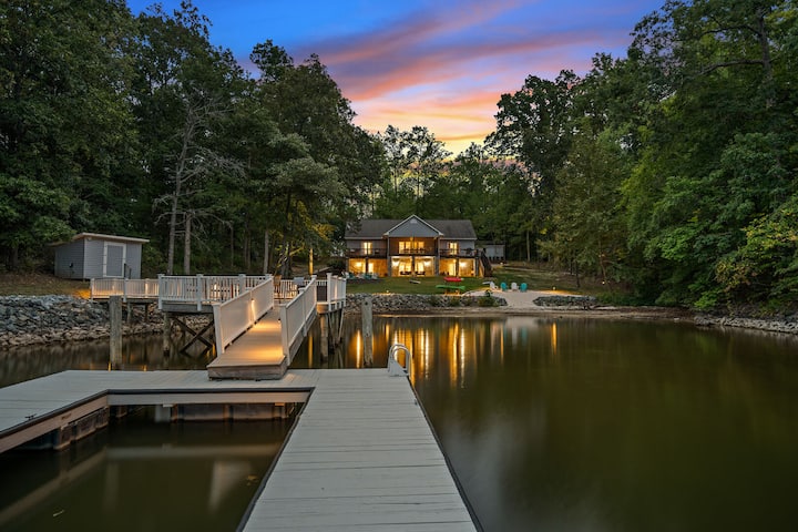 Barefoot Cove By Socharm | Private Cove & Beach - Lake Norman, NC
