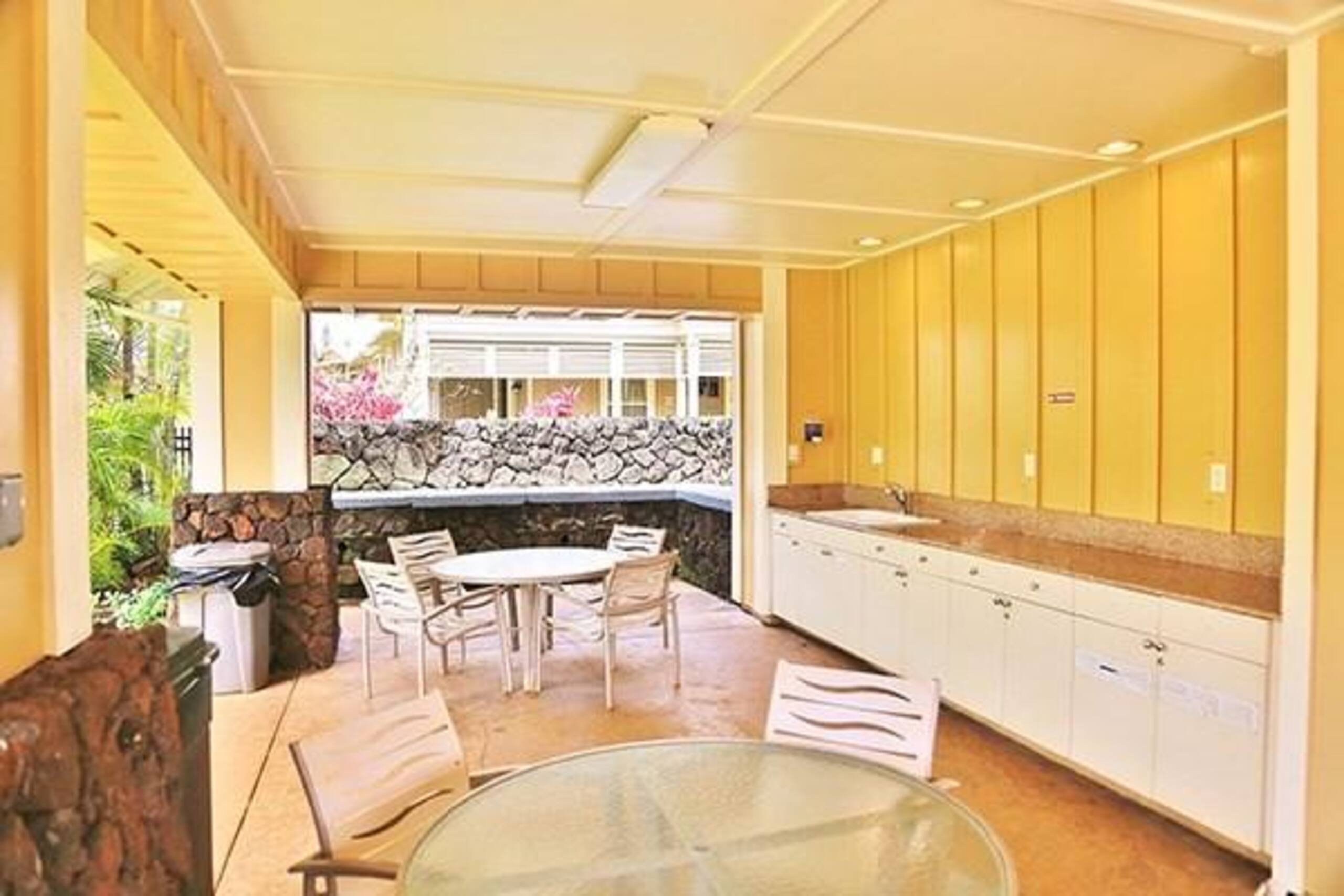 Condo in Princeville · ★4.63 · 3 bedrooms · 4 beds · 3 shared baths - Image 5
