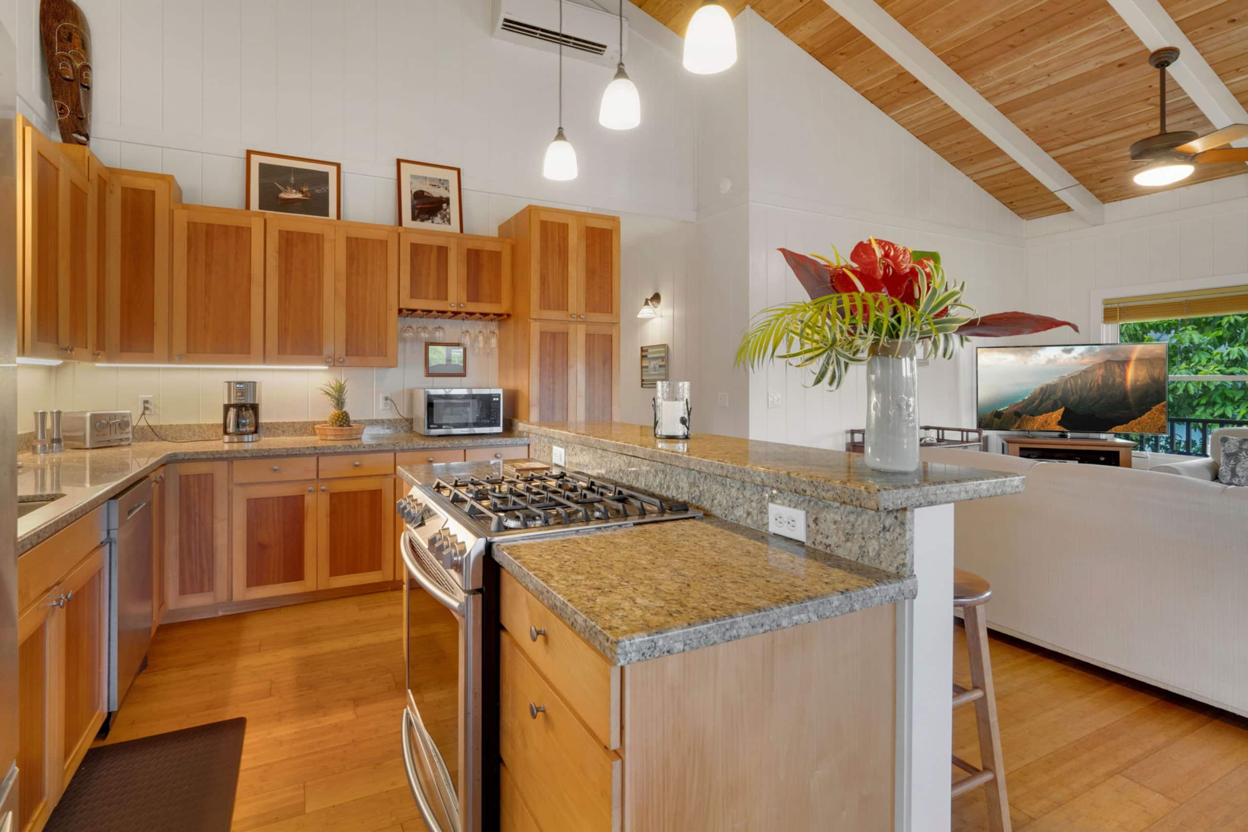 Home in Hanalei · ★4.8 · 3 bedrooms · 3 beds · 3 baths - Image 20